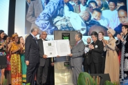 Mandela Bestowed Inagural Mahathir Award for Global Peace