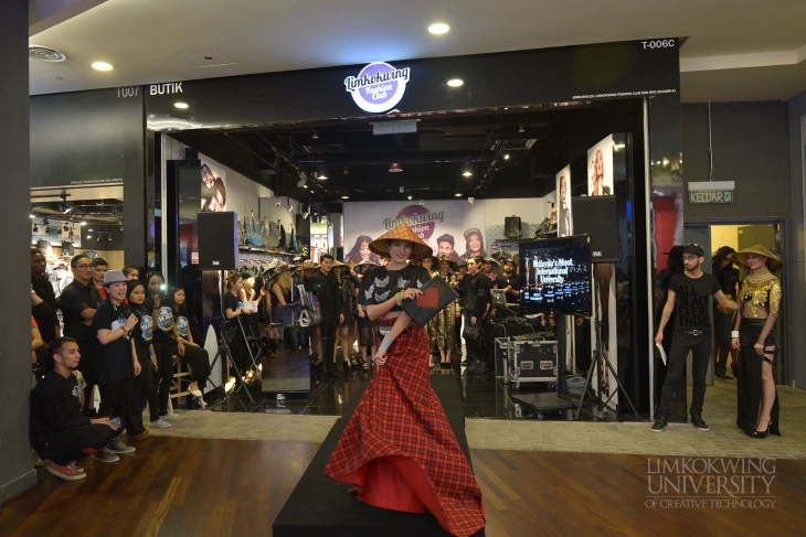 Fashion Club showcases new collection