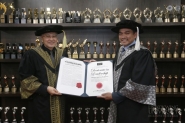 YB Dato’ Azis Jamman receives Honorary Doctorate from Limkokwing University