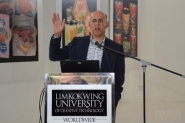 Managing Director of Fluor Malaysia speaks to Limkokwing students