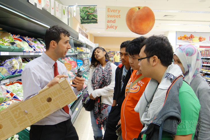 Global Classroom students learn about Tesco’s operation